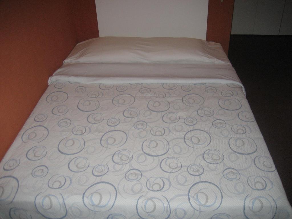 Hotel Meteore Париж Екстериор снимка