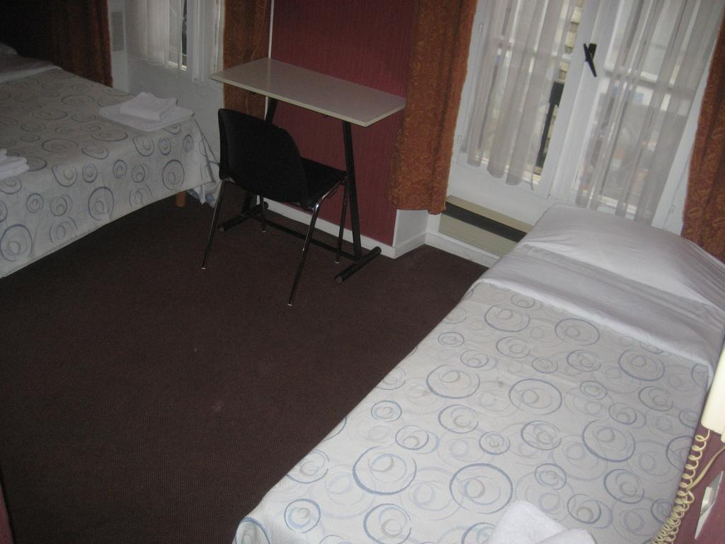 Hotel Meteore Париж Стая снимка