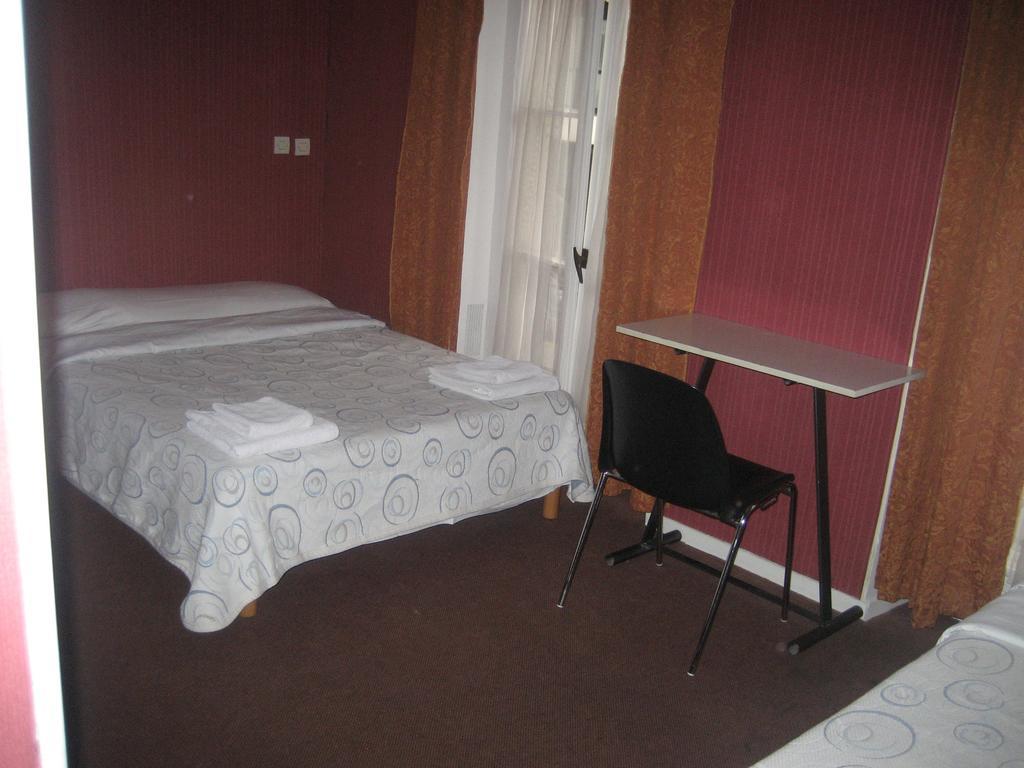 Hotel Meteore Париж Стая снимка