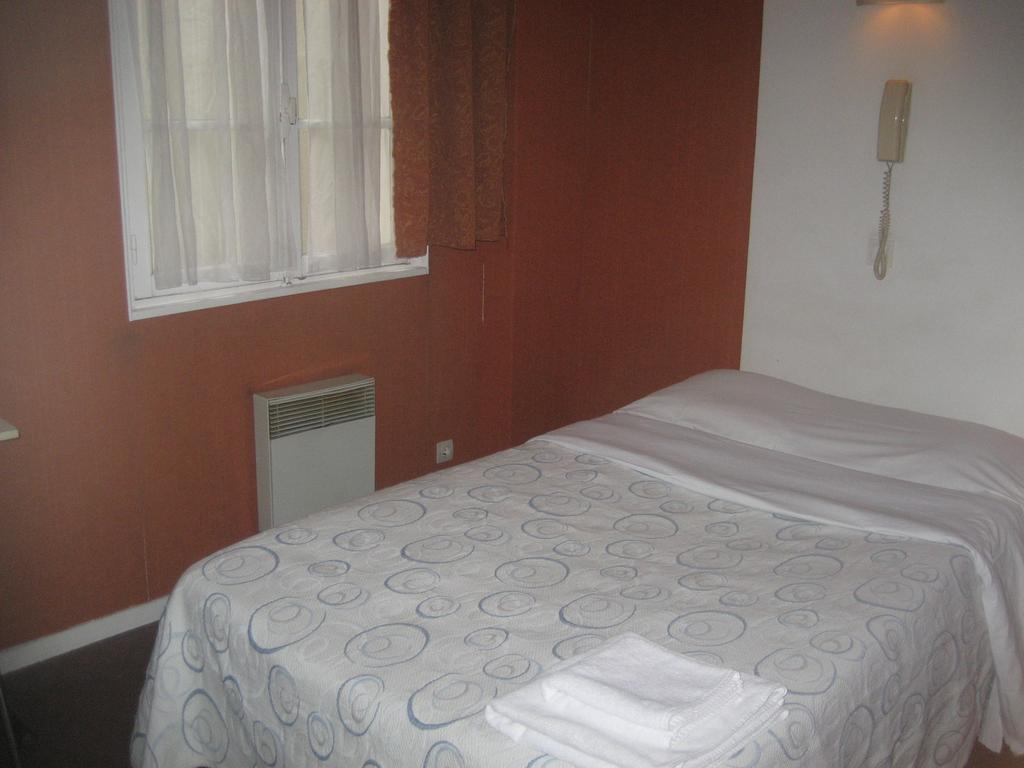 Hotel Meteore Париж Екстериор снимка