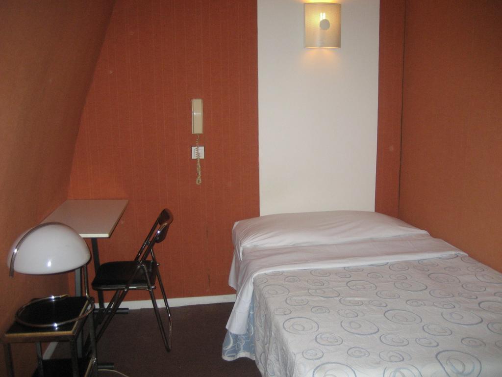 Hotel Meteore Париж Стая снимка