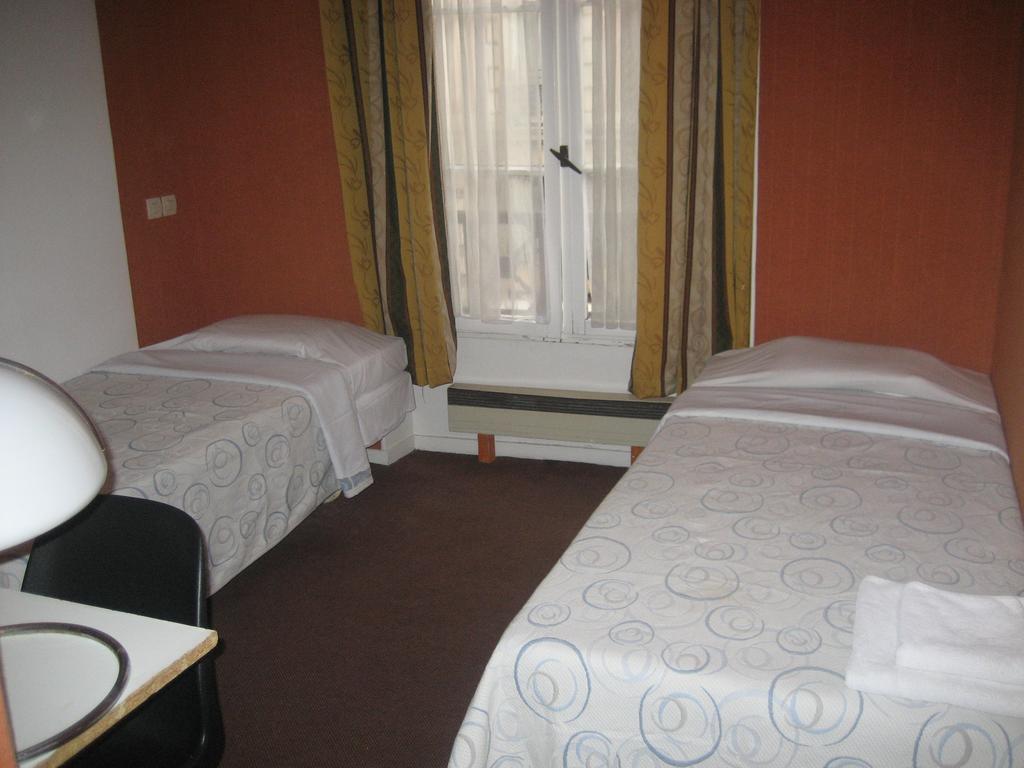 Hotel Meteore Париж Стая снимка