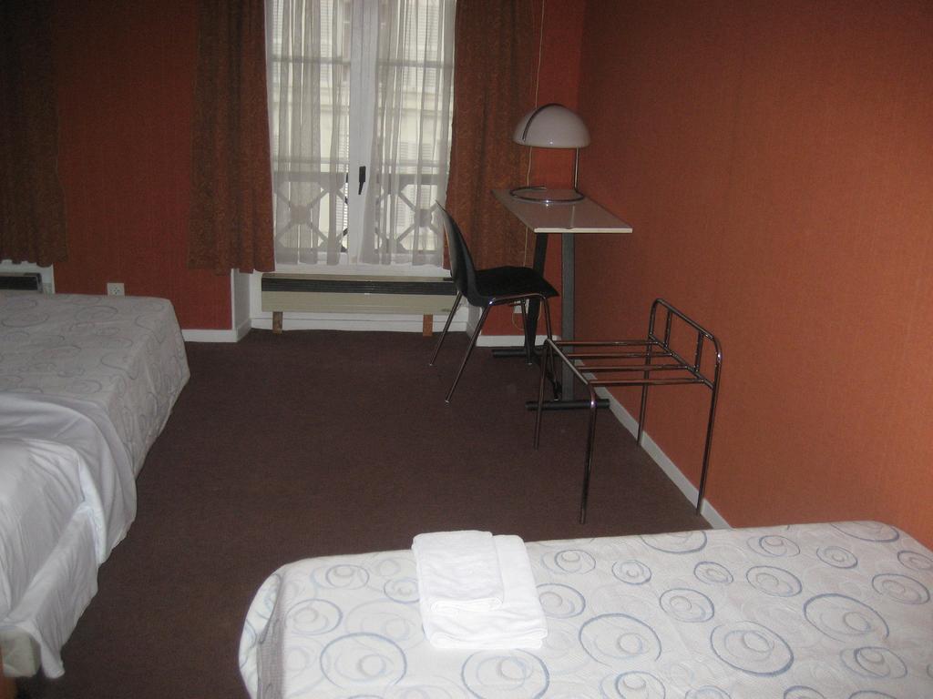 Hotel Meteore Париж Стая снимка