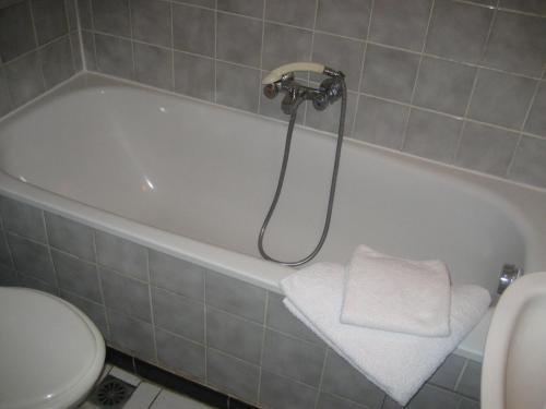 Hotel Meteore Париж Екстериор снимка